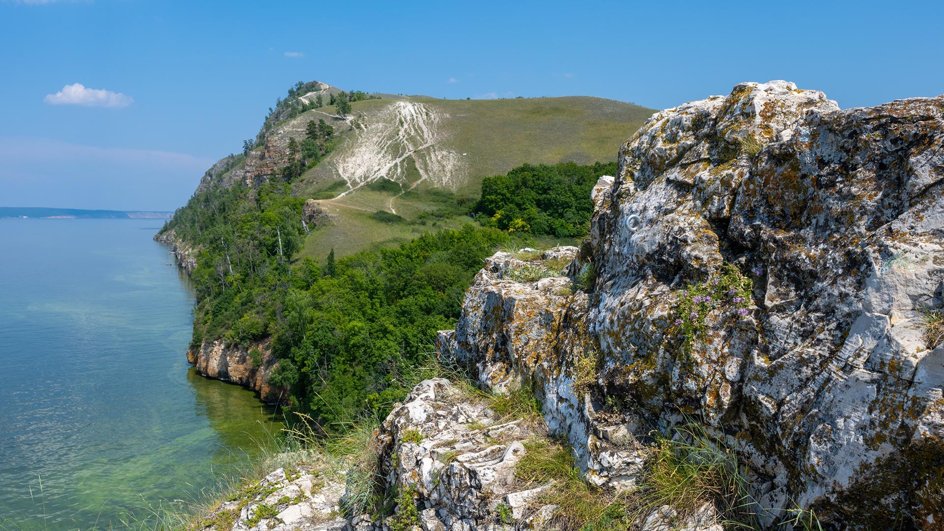 Берег реки Волги в районе города Жигулевска, Самарская область