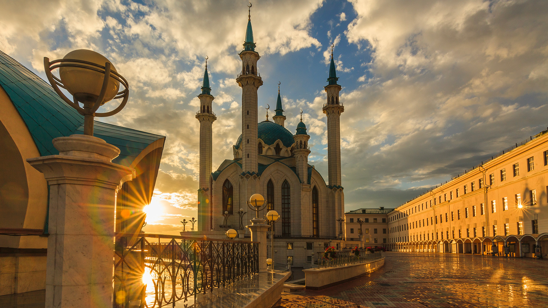 Mesquita Kul Sharif, no Kremlin de Kazan, uma das maiores da Rússia. Patrimônio Mundial da Unesco.