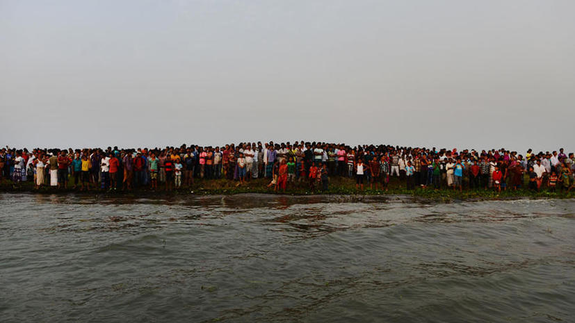 Полиция Бангладеш: Из пропавших без вести пассажиров затонувшего парома никто не выжил