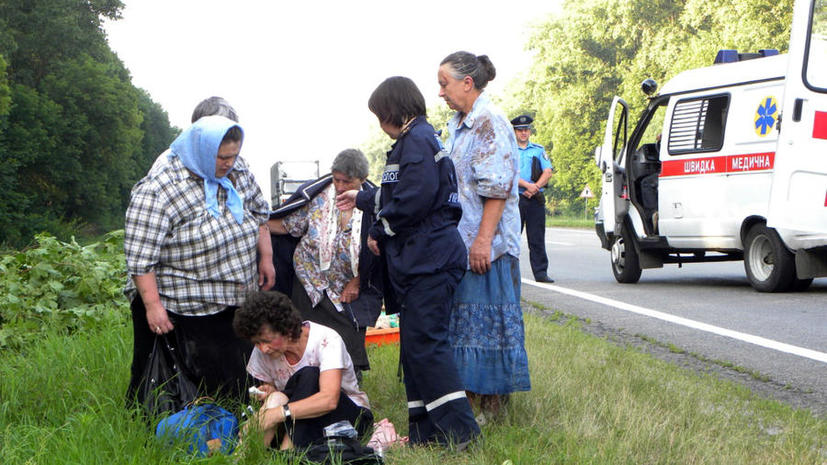 Туристический и рейсовый автобусы столкнулись на Украине: погибли восемь человек