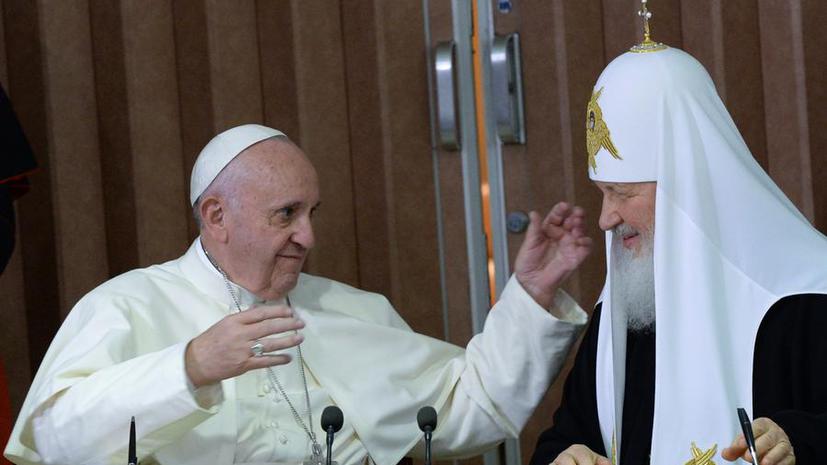 Представители двух Церквей рассказали RT подробности встречи Папы Франциска и патриарха Кирилла