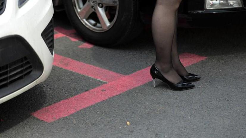 В Китае появились первые парковочные места для женщин