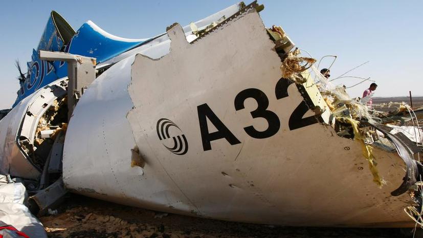 СМИ: Эксперты назвали разгерметизацию салона возможной причиной крушения A321 в Египте