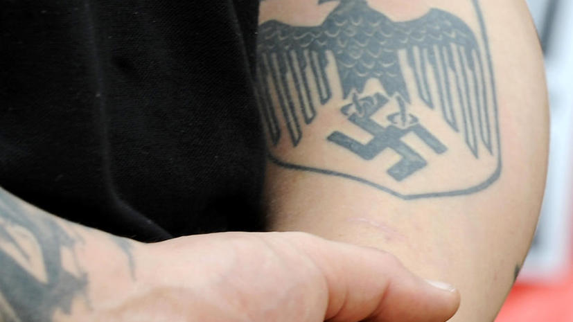 Американский поклонник Гитлера пришёл на суд в полном нацистском обмундировании