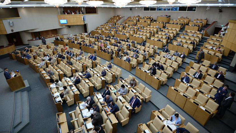 «Известия»: 71 депутат Госдумы ни разу не выступил на «пленарке»