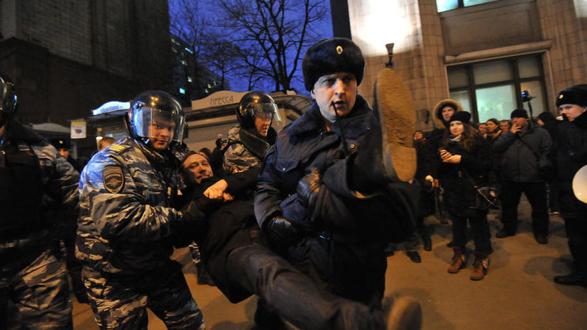 Полиция: Около 420 нарушителей общественного порядка  задержаны в центре Москвы