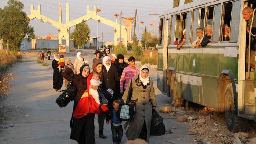 Сирийские войска эвакуировали женщин и детей из зоны боевых действий под Дамаском