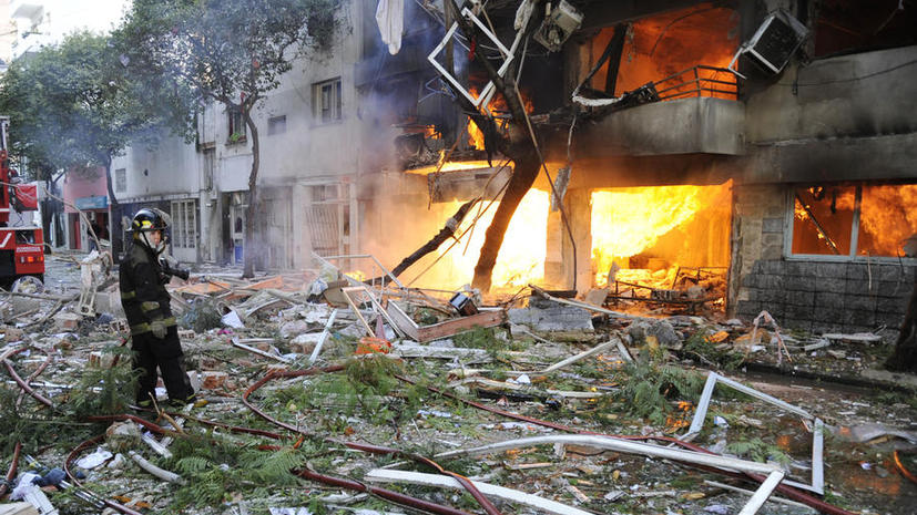 В Аргентине взорвался жилой дом: 12 человек погибли, более 60 ранены