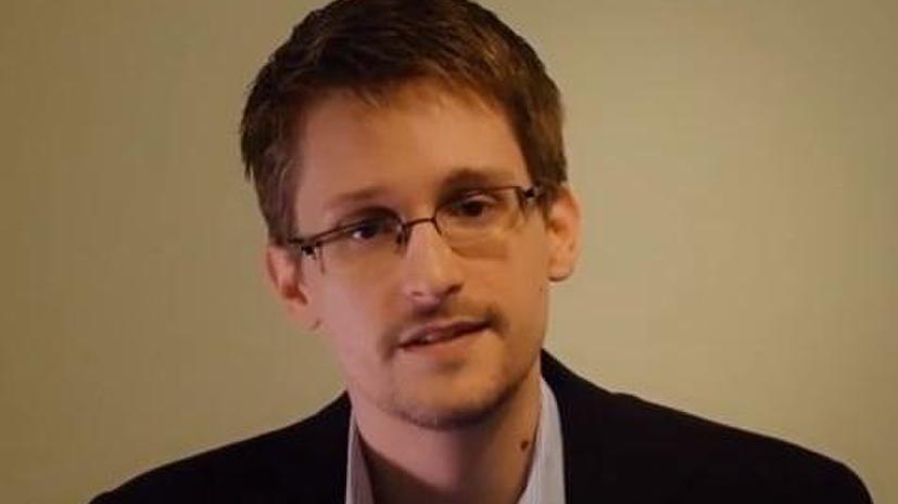 Эдвард Сноуден поздравил Челси Мэннинг с получением премии Сэма Адамса