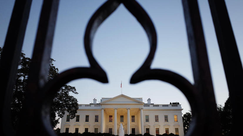 Сотрудник Белого дома лишился работы из-за критики правительства Обамы в Twitter