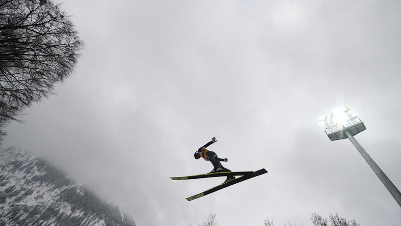 Российский летающий лыжник Михаил Максимочкин доставлен в больницу после падения на тренировке