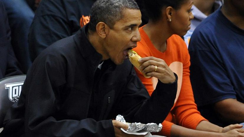 Медики пытаются поссорить Обаму с хот-догами
