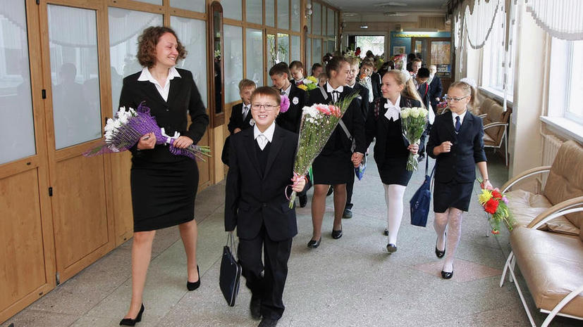СМИ: Расходы на подготовку детей к школе в России впервые снизились