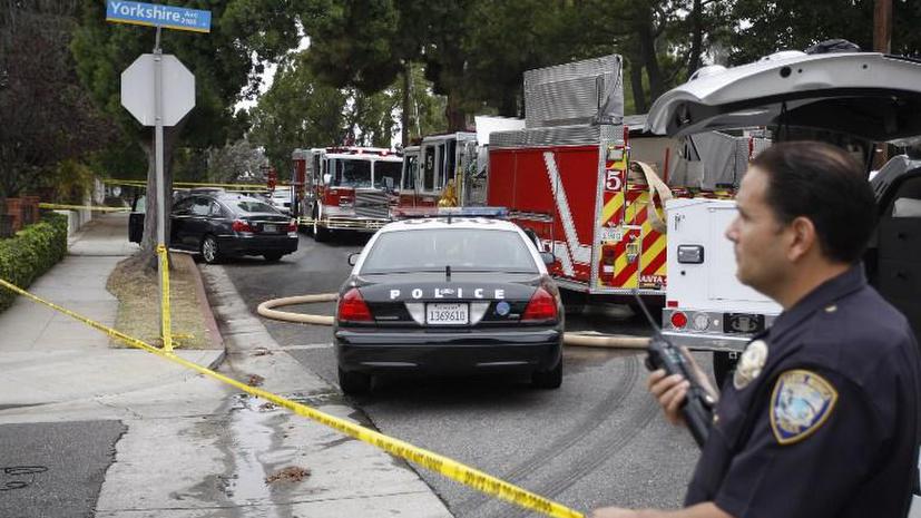 Калифорнийские полицейские задержали пожарного, который спасал людей из перевёрнутого автомобиля