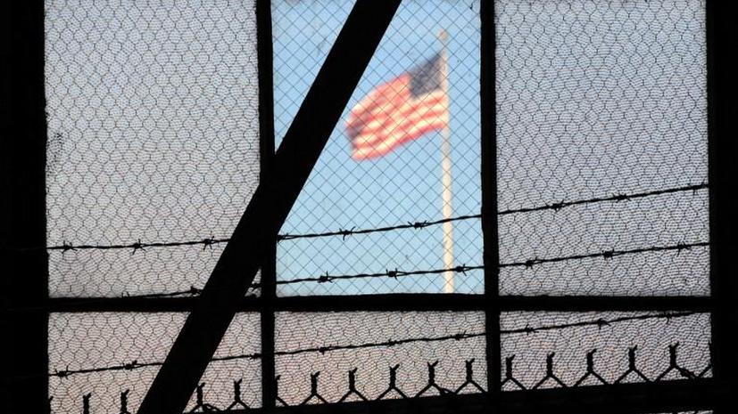 Новый поворот голодовки в Гуантанамо: 15 заключенных кормили насильно
