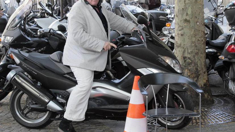 Нетрезвый Жерар Депардье попал в аварию в Париже