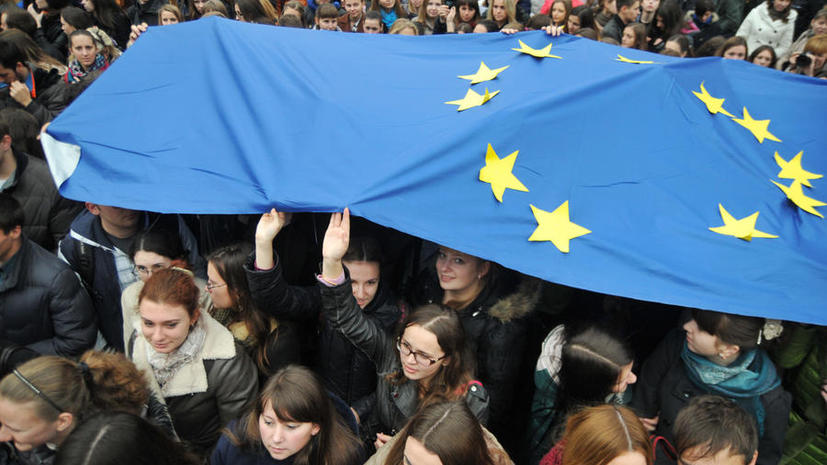 СМИ: Страны ЕС приняли от украинцев рекордное число заявок на получение убежища