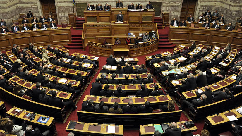 Парламент Греции принял бюджет без одобрения «тройки» международных кредиторов