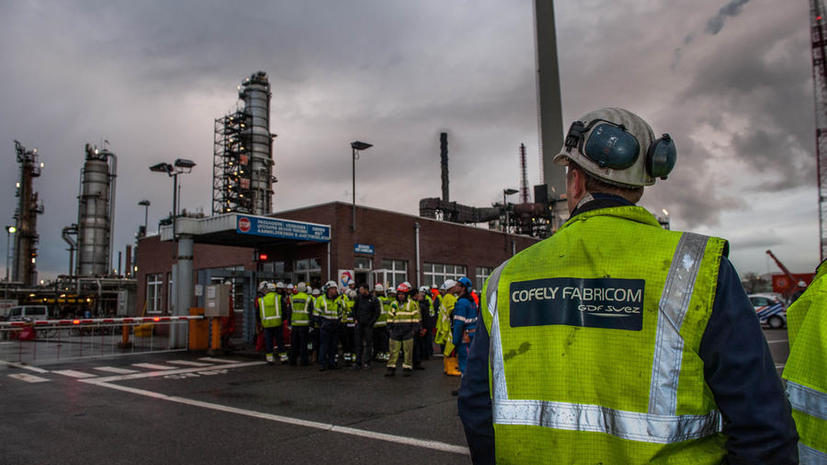 На нефтеперерабатывающем заводе Total в Бельгии прогремел взрыв, есть погибшие