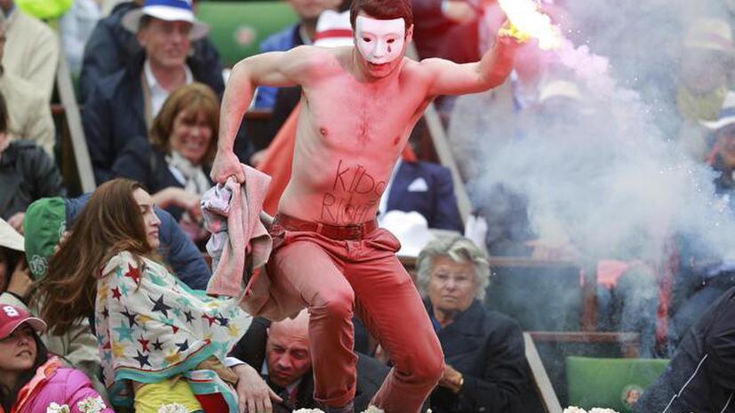 Противники однополых браков попытались сорвать мужской финал Roland Garros