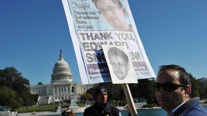 Власти США и Великобритании опасаются, что у Эдварда Сноудена остались неопубликованные секретные материалы