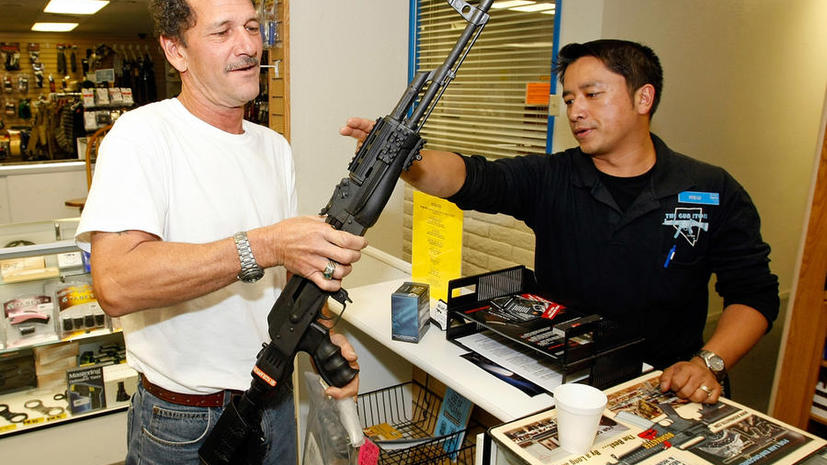 Американцы скупили все АК-47, с рук автомат можно приобрести только по завышенной вдвое цене