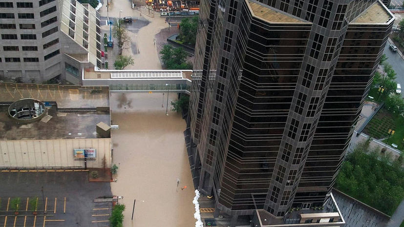 Наводнение в Торонто оставило более миллиона человек без света
