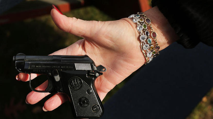 Женщина открыла стрельбу в индейской общине в Калифорнии: четверо убиты, двое ранены