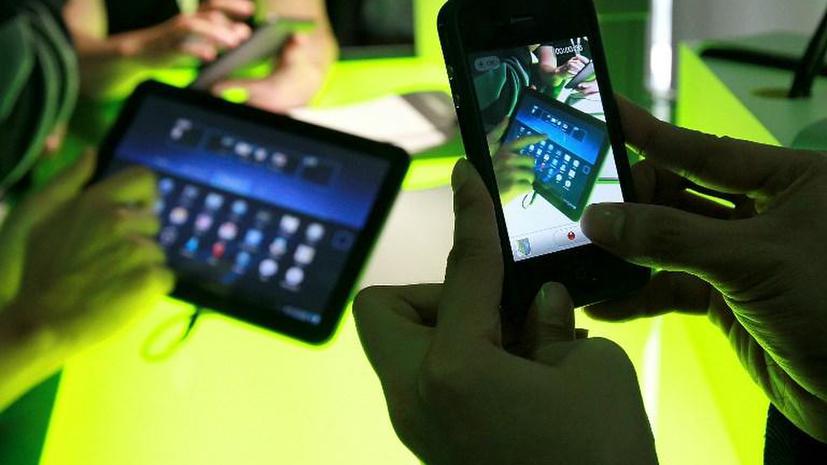 Android и iOS заложили слежку за пользователями в новые операционные системы