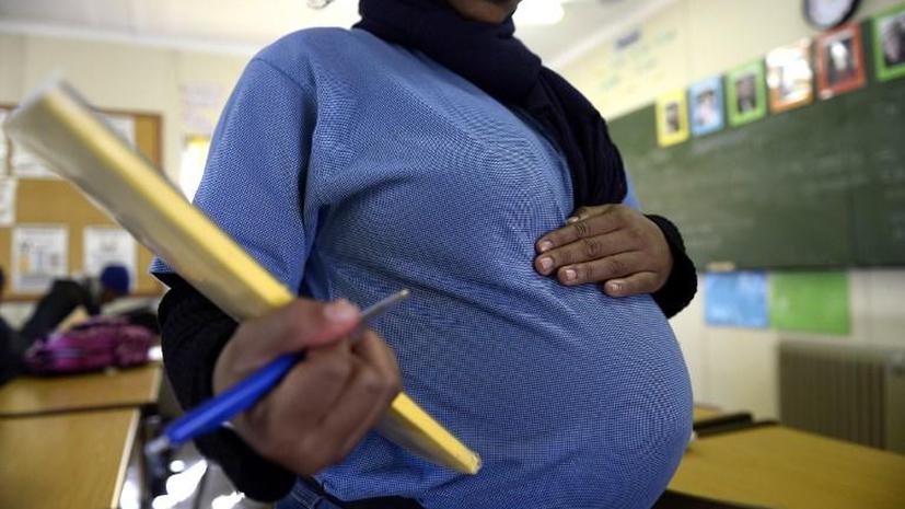 В ЮАР открыли школу для беременных девочек-подростков