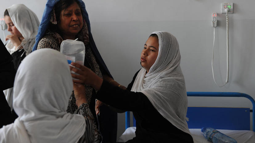 Неизвестный устроил газовую атаку на женскую школу в Афганистане: почти 100 учениц отравились