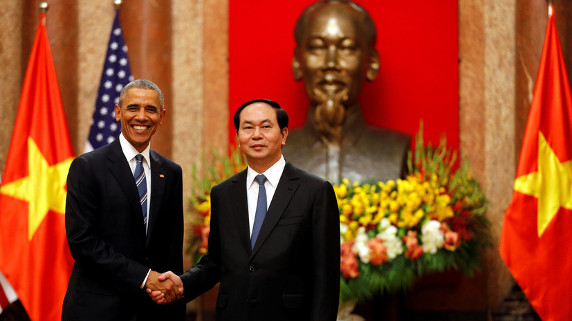 Гостинцы из Америки: Барак Обама привёз во Вьетнам отмену эмбарго на поставки оружия