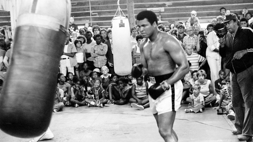 «Всего лишь величайший боксёр»: самые известные высказывания Мохаммеда Али