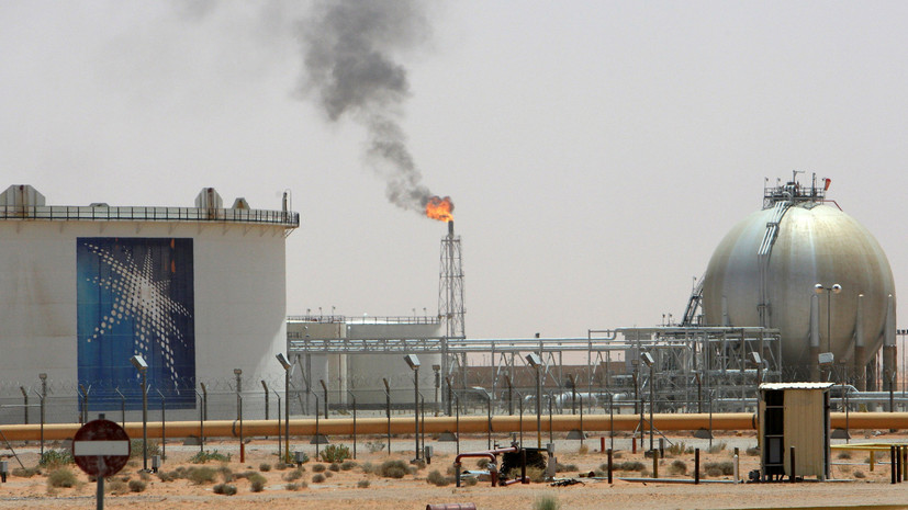 Саудовская Аравия снижает цены на нефть для Европы и повышает для США