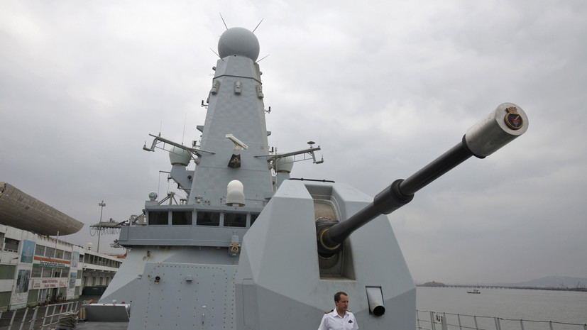 The Daily Mail: Горячая вода Персидского залива ломает британские эсминцы