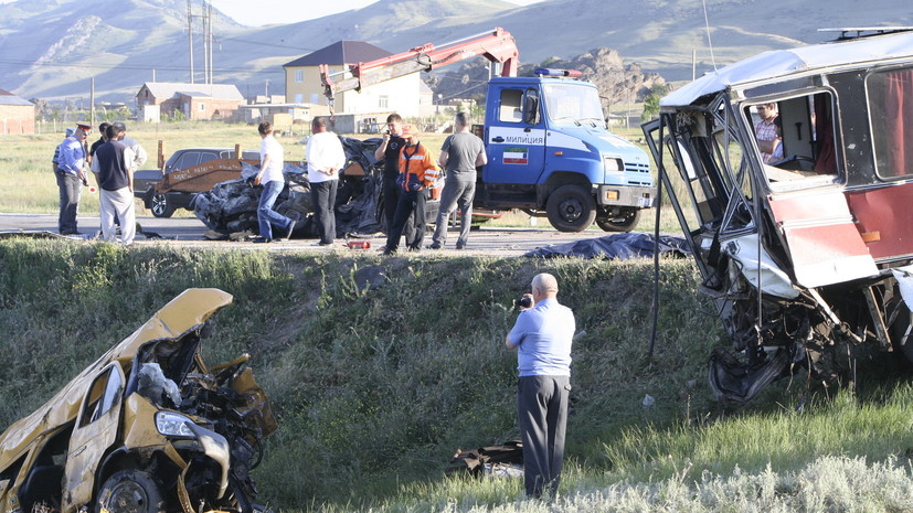 В ДТП с пассажирским автобусом в Дагестане погибли 9 человек, 27 пострадали