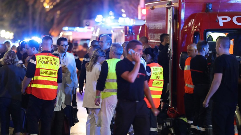 Политолог: Террористы нанесли удар сразу после анонса отмены режима ЧП во Франции