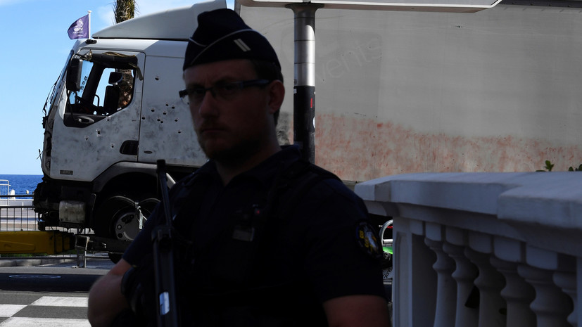 «Фанатиков остановит не чрезвычайное положение»: эксперты о ситуации после теракта в Ницце