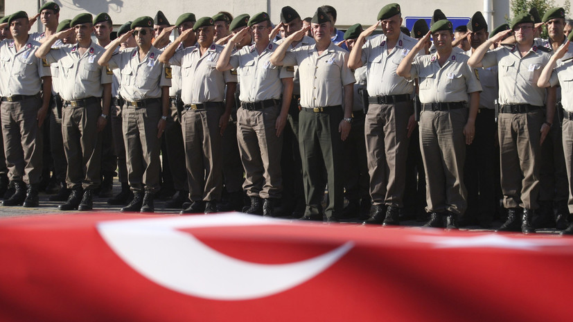 Премьер Турции о военном мятеже: Погибли 208, ранены 1,5 тыс.
