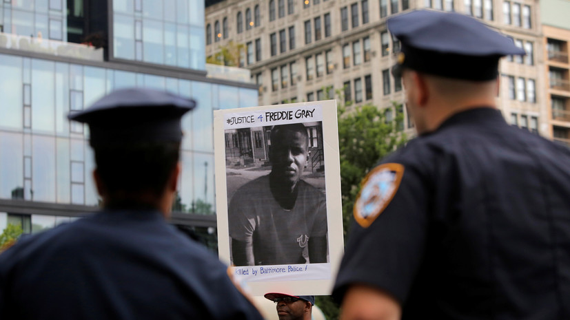 В США сняли обвинения со всех полицейских, причастных к смерти афроамериканца в Балтиморе