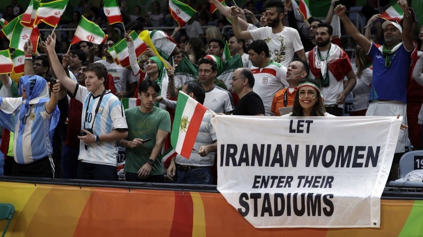 На Олимпиаде иранскую болельщицу пригрозили вывести со стадиона за политические лозунги