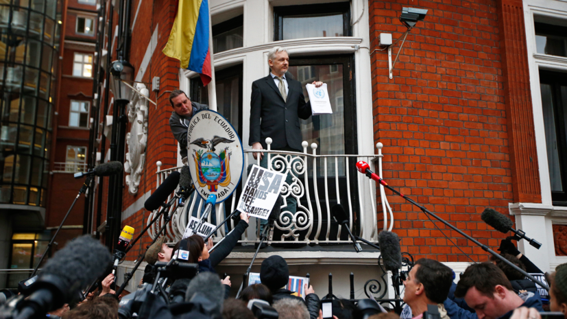 Ассанж предлагает сдаться: почему глава WikiLeaks готов сесть в тюрьму в обмен на Мэннинга