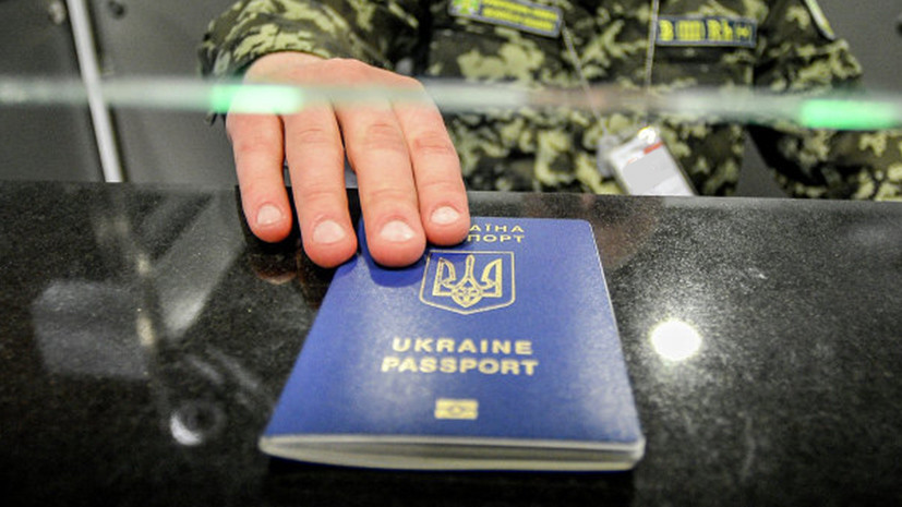 Источник в администрации Порошенко рассказал RT, почему в Киеве не рады безвизовому режиму