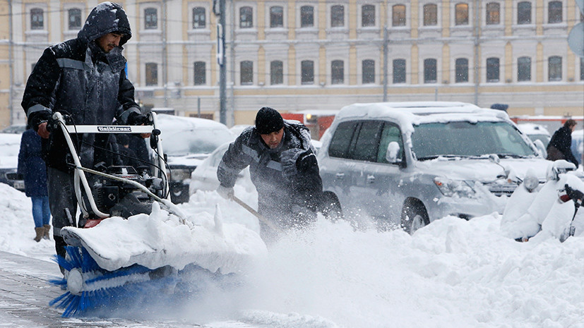 Замело, как в 41-м: на Москву обрушился мощный снегопад