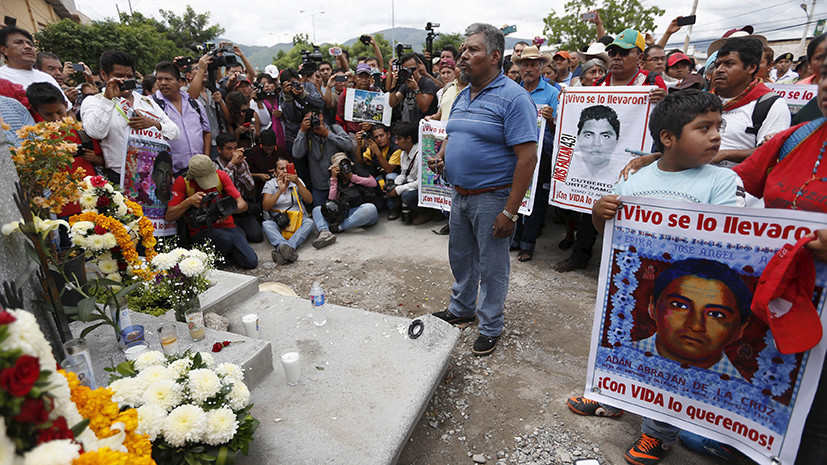 мексиканцы требуют у правительства освободить похищенных студентов