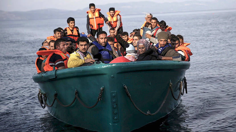 Другой праздник: в Дании рассказали, почему заменили колыбель Иисуса лодкой беженцев