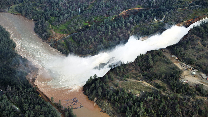 Удар стихии: крупнейшие за полвека катастрофы на плотинах в США