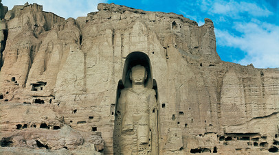 Статуя Будды, разрушенная в 2001 году в Афганистане