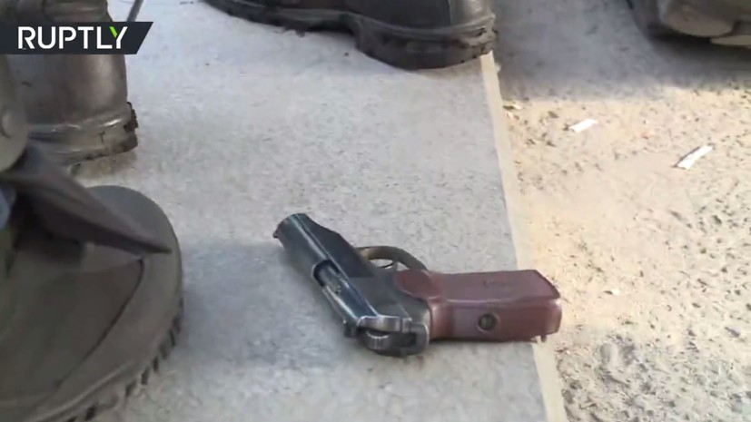 Полиция изъяла пистолет у одного из участников несанкционированной акции в Москве