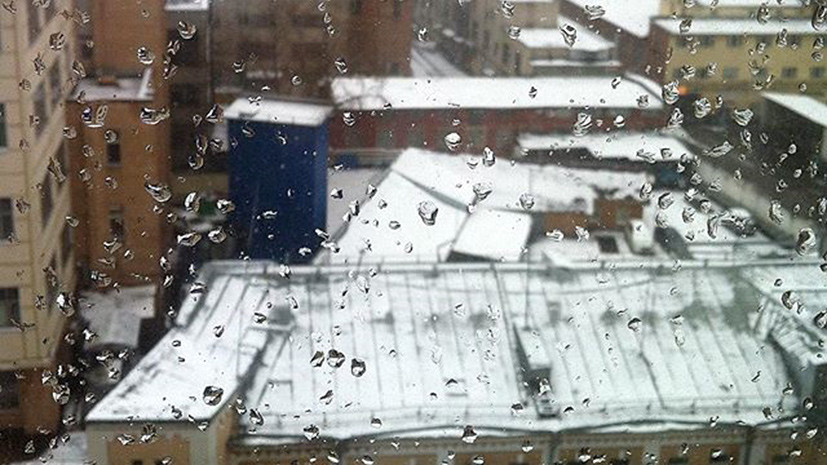 Зима снова близко: пользователи соцсетей обсуждают снежную погоду в Центральной России